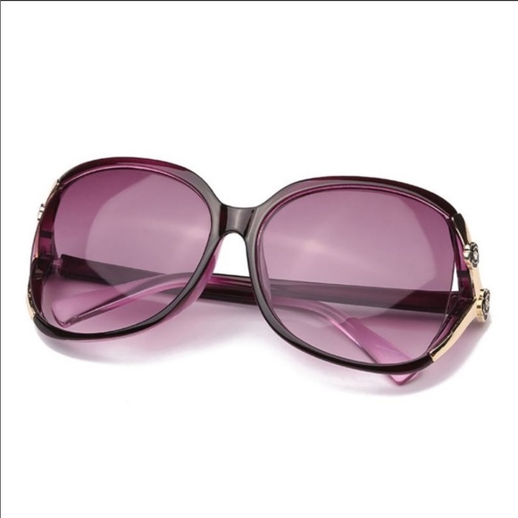 NWOT. Only 1 left! Fashion design sunglasses 🕶 - Picture 4 of 5